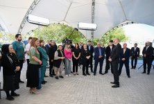 Prezident İlham Əliyev Cəbrayıl rayonunun Horovlu kəndinin sakinlərinə mənzillərin açarlarını təqdim edib (FOTO/VİDEO) (YENİLƏNİB)