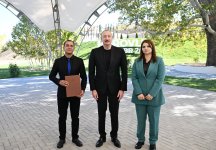 Prezident İlham Əliyev Cəbrayıl rayonunun Horovlu kəndinin sakinlərinə mənzillərin açarlarını təqdim edib (FOTO/VİDEO) (YENİLƏNİB)