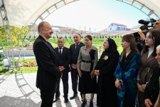 Prezident İlham Əliyev Cəbrayıl rayonunun Horovlu kəndinin sakinlərinə mənzillərin açarlarını təqdim edib (FOTO/VİDEO) (YENİLƏNİB)