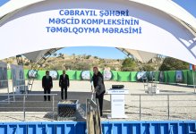 Prezident İlham Əliyev Cəbrayıl şəhər məscidinin təməlini qoyub (FOTO)