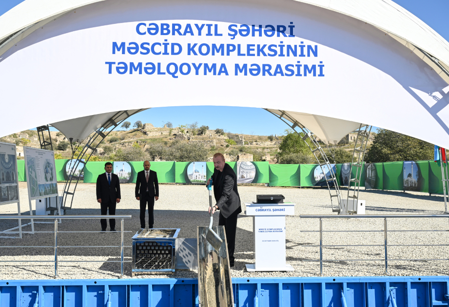 Prezident İlham Əliyev Cəbrayıl şəhər məscidinin təməlini qoyub (FOTO)