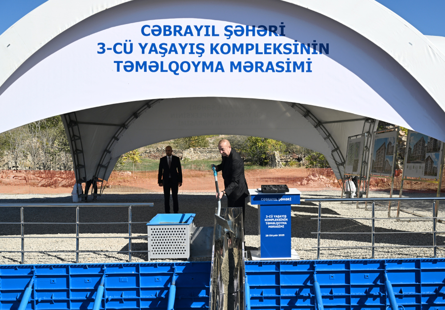 Prezidenti İlham Əliyev Cəbrayıl şəhərində ikinci və üçüncü yaşayış komplekslərinin təməlini qoyub (FOTO)