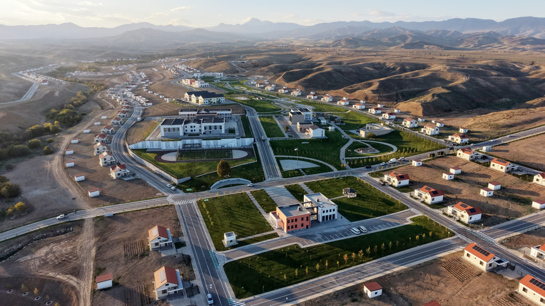 Prezident İlham Əliyev Cəbrayıl rayonunun Horovlu kəndinin birinci mərhələsinin açılışında iştirak edib (FOTO)