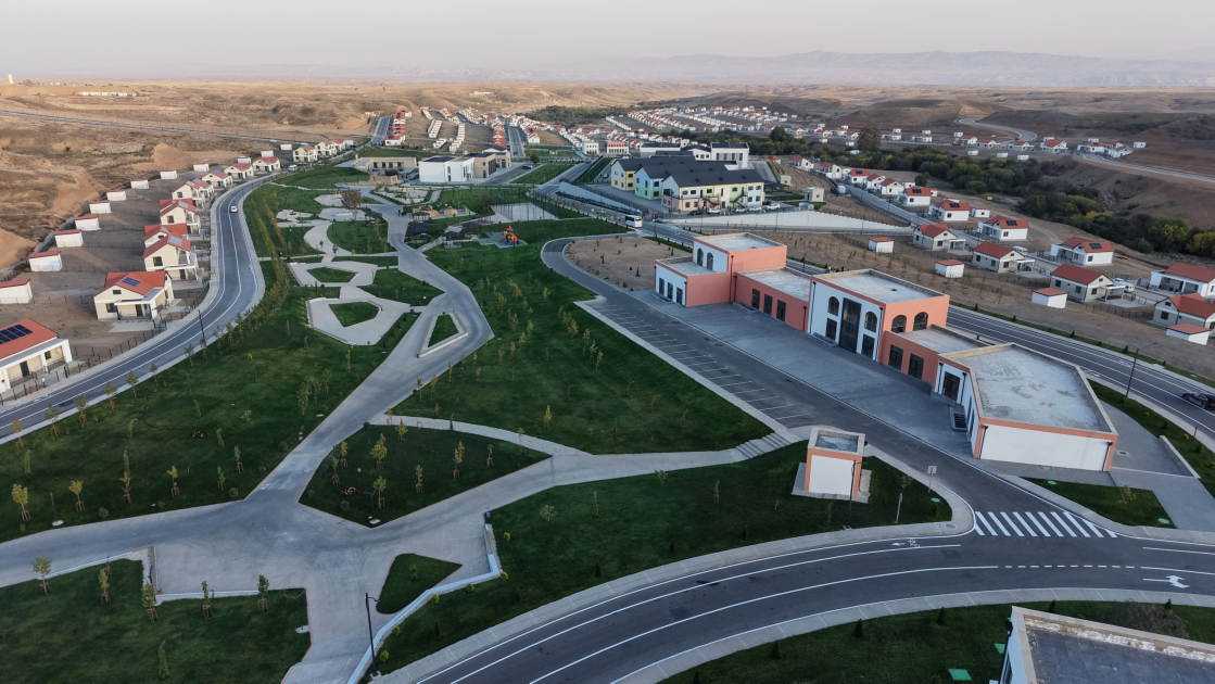 Prezident İlham Əliyev Cəbrayıl rayonunun Horovlu kəndinin birinci mərhələsinin açılışında iştirak edib (FOTO)