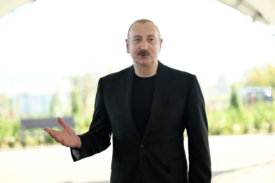 Prezident İlham Əliyev Zəngilanın Məmmədbəyli və Ağalı kəndlərinin sakinlərinə mənzillərin açarlarını təqdim edib (FOTO) (YENİLƏNİB)
