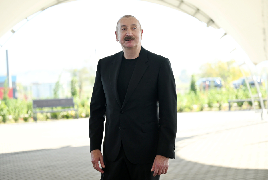 Prezident İlham Əliyev Zəngilanın Məmmədbəyli və Ağalı kəndlərinin sakinlərinə mənzillərin açarlarını təqdim edib (FOTO) (YENİLƏNİB)