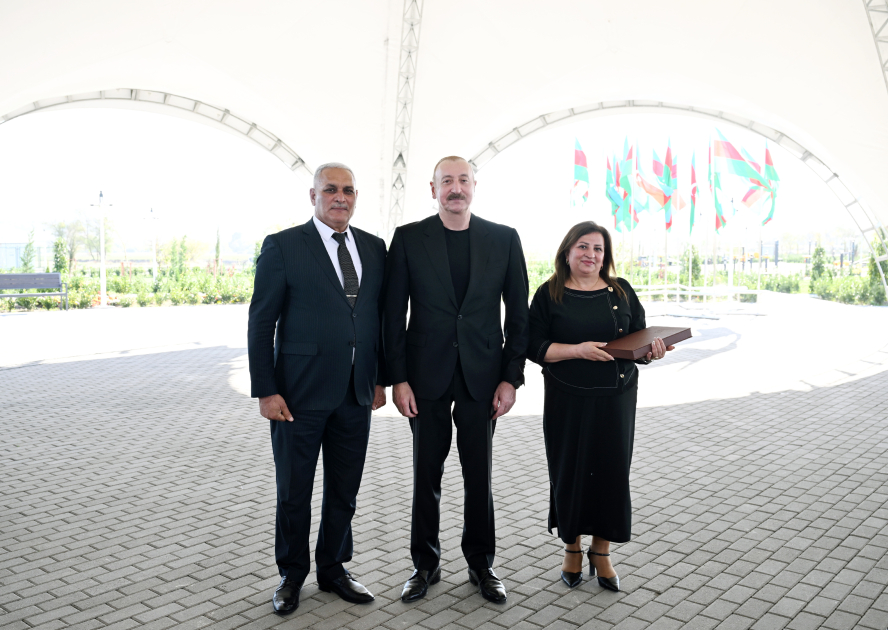 Prezident İlham Əliyev Zəngilanın Məmmədbəyli və Ağalı kəndlərinin sakinlərinə mənzillərin açarlarını təqdim edib (FOTO) (YENİLƏNİB)