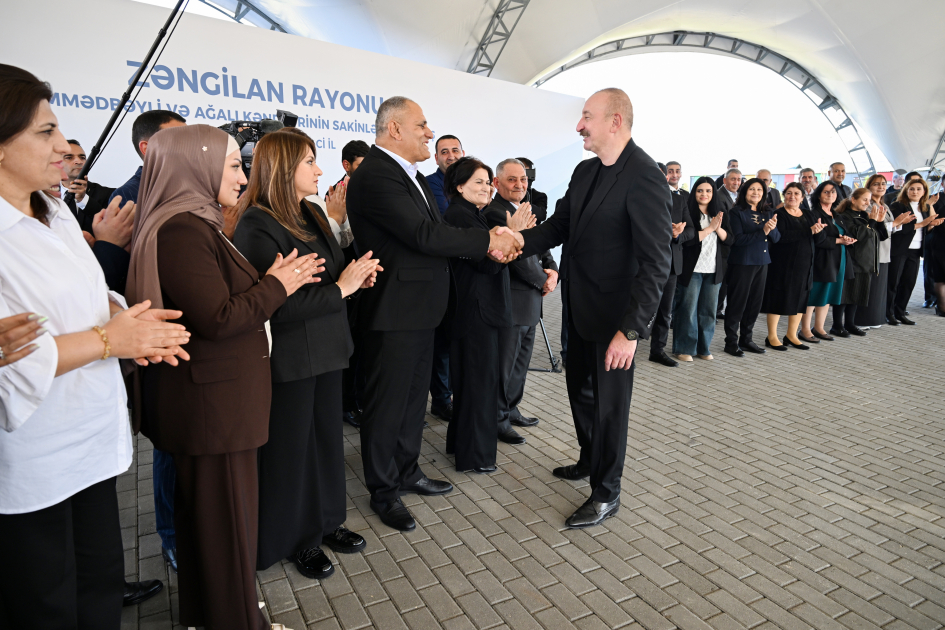 Prezident İlham Əliyev Zəngilanın Məmmədbəyli və Ağalı kəndlərinin sakinlərinə mənzillərin açarlarını təqdim edib (FOTO) (YENİLƏNİB)