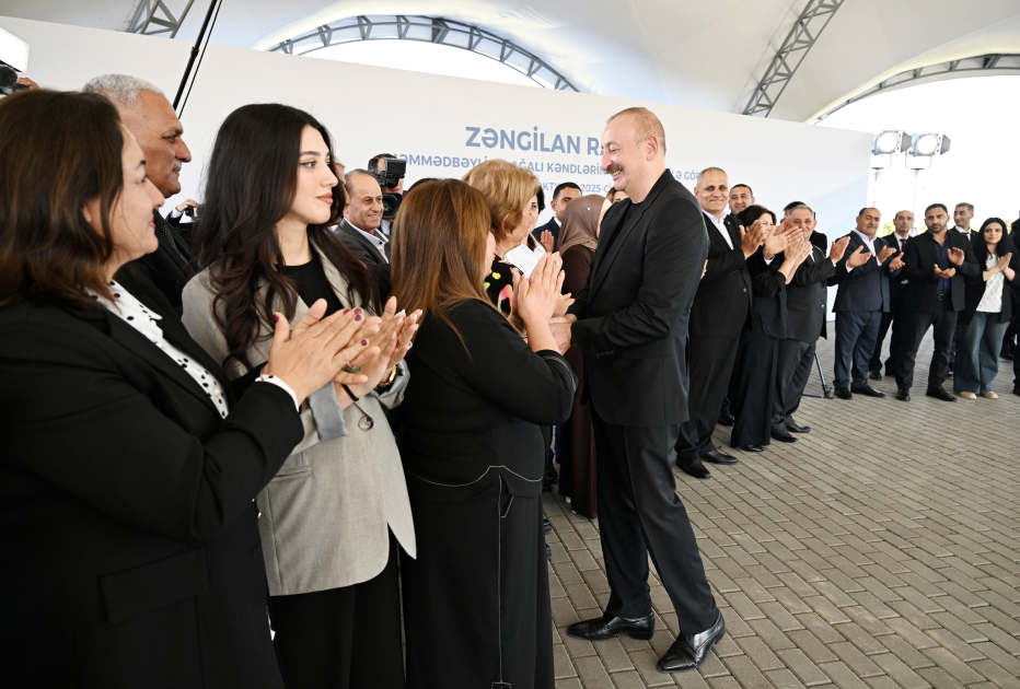 Prezident İlham Əliyev Zəngilanın Məmmədbəyli və Ağalı kəndlərinin sakinlərinə mənzillərin açarlarını təqdim edib (FOTO) (YENİLƏNİB)