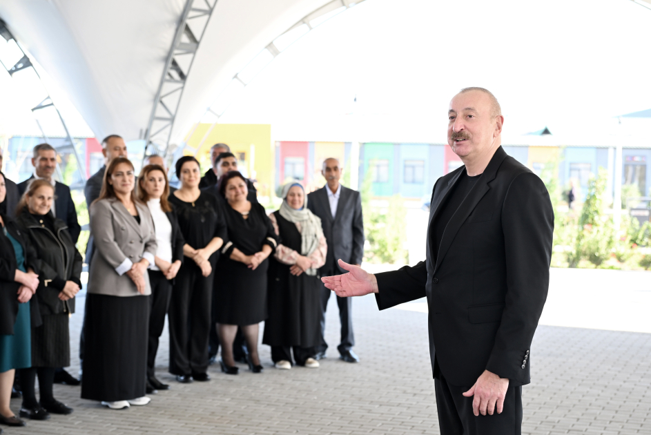 Prezident İlham Əliyev Zəngilanın Məmmədbəyli və Ağalı kəndlərinin sakinlərinə mənzillərin açarlarını təqdim edib (FOTO) (YENİLƏNİB)