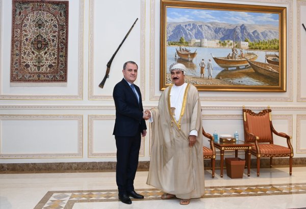 Ceyhun Bayramov Oman Krallıq İdarəsinin naziri ilə regional vəziyyəti müzakirə edib (FOTO)