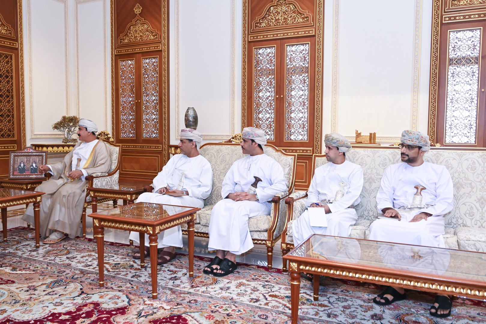 Ceyhun Bayramov Oman Krallıq İdarəsinin naziri ilə regional vəziyyəti müzakirə edib (FOTO)