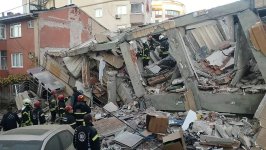 Türkiyənin Kocaeli şəhərində 7 mərtəbəli bina çöküb