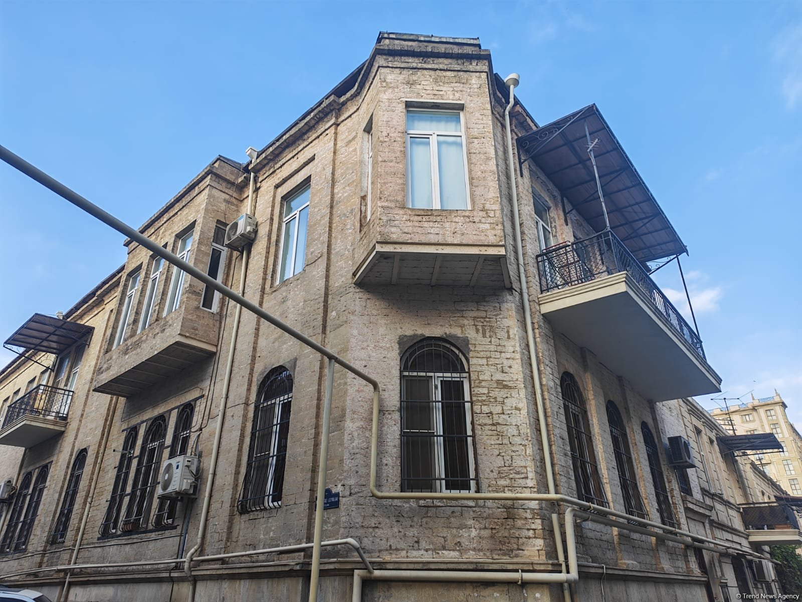 “Sovetski”də tarixi binaların söküntüsü ilə bağlı yayılan iddialara aydınlıq gətirilib (FOTO)