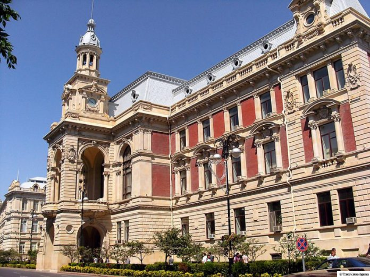 “Sovetski”də tarixi binaların söküntüsü ilə bağlı yayılan iddialara aydınlıq gətirilib