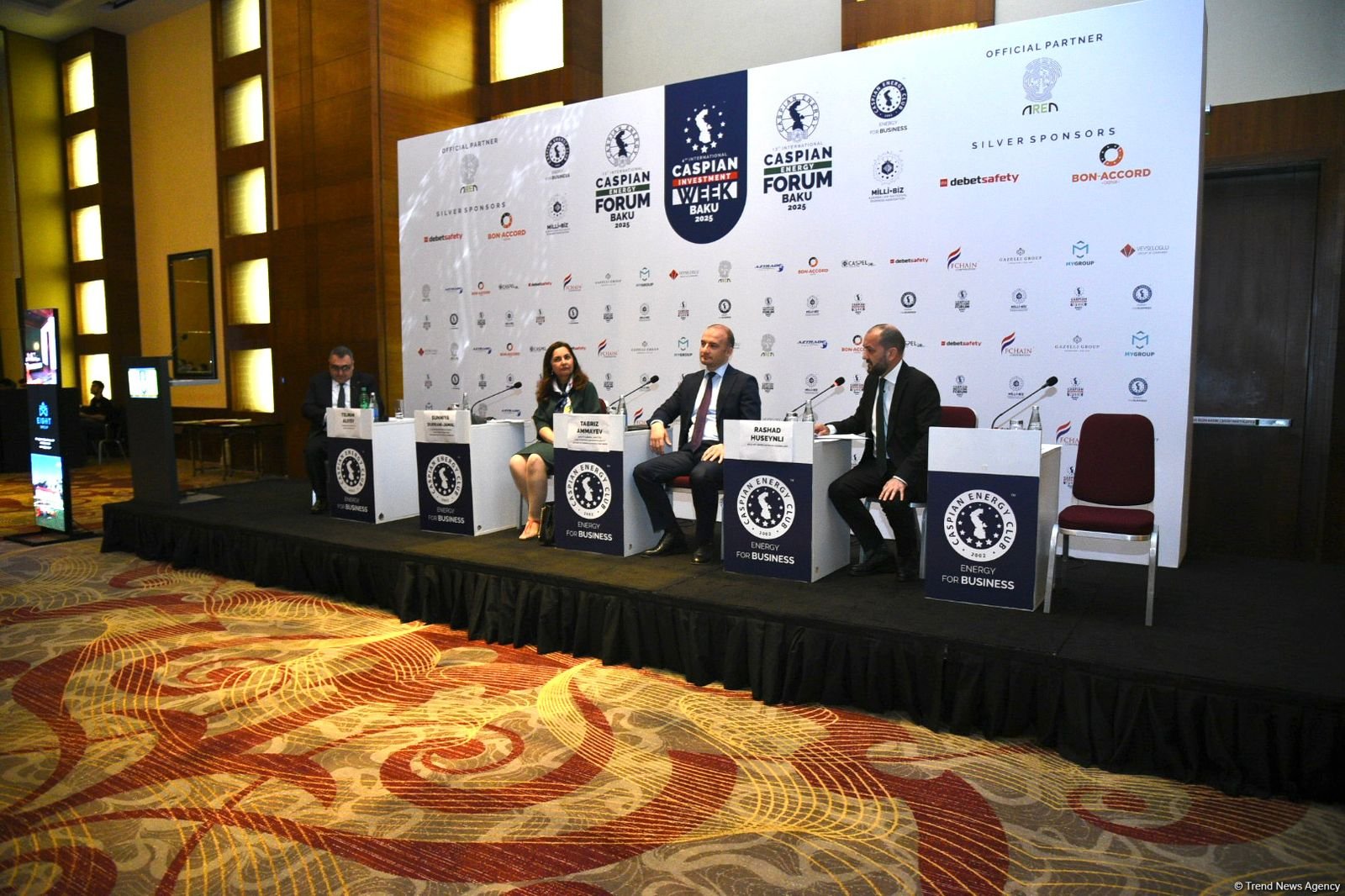 Karbohidrogenlərin ixracı və yeni enerji mənbələri Azərbaycan iqtisadiyyatının şaxələndirilməsinə kömək edəcək - AİB