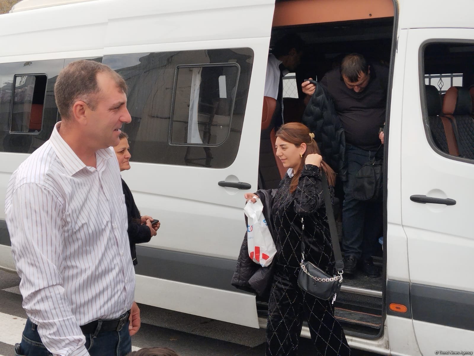 Ağdərənin Həsənriz kəndinə növbəti köç olub (FOTO) (YENİLƏNİB)