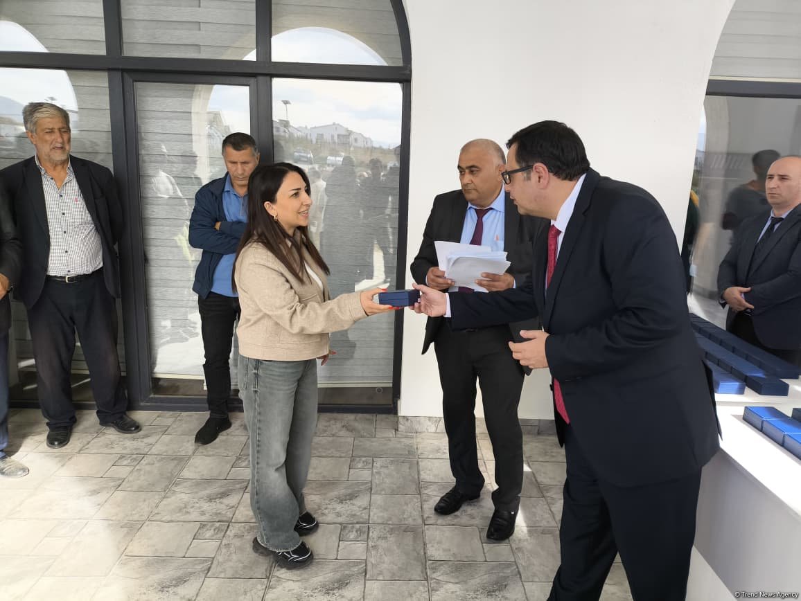 Ağdərənin Həsənriz kəndinə növbəti köç olub (FOTO) (YENİLƏNİB)