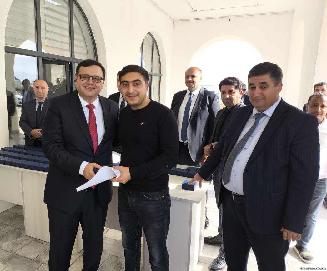 Ağdərənin Həsənriz kəndinə növbəti köç olub (FOTO) (YENİLƏNİB)