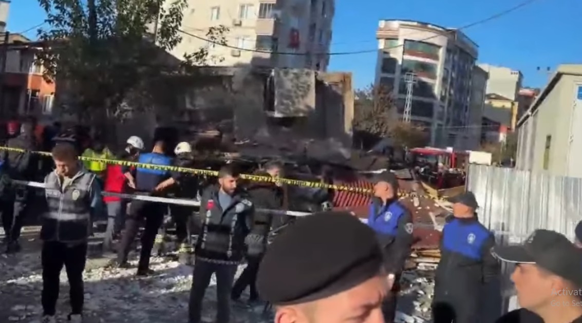Türkiyənin Kocaeli şəhərində 7 mərtəbəli bina çöküb