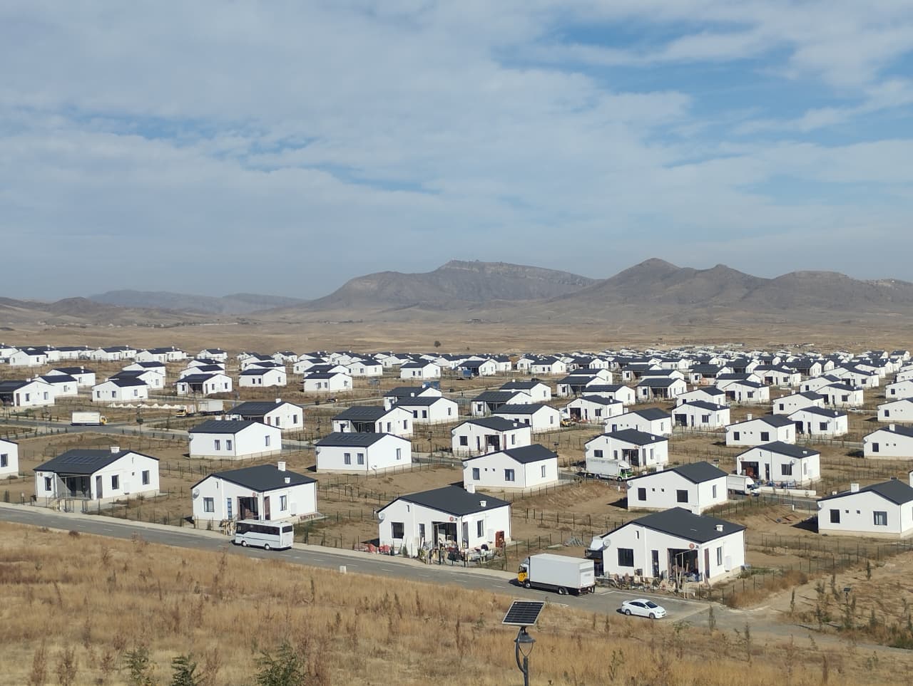 Ağdərənin Həsənriz kəndinə növbəti köç olub (FOTO) (YENİLƏNİB)