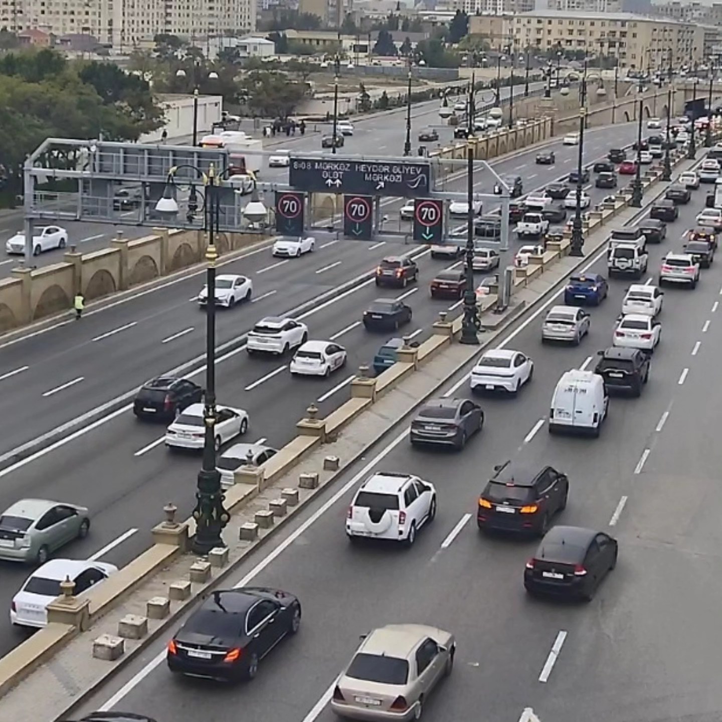 Sürücülərin NƏZƏRİNƏ: Bakıda bu yollarda sıxlıq var - SİYAHI (FOTO)