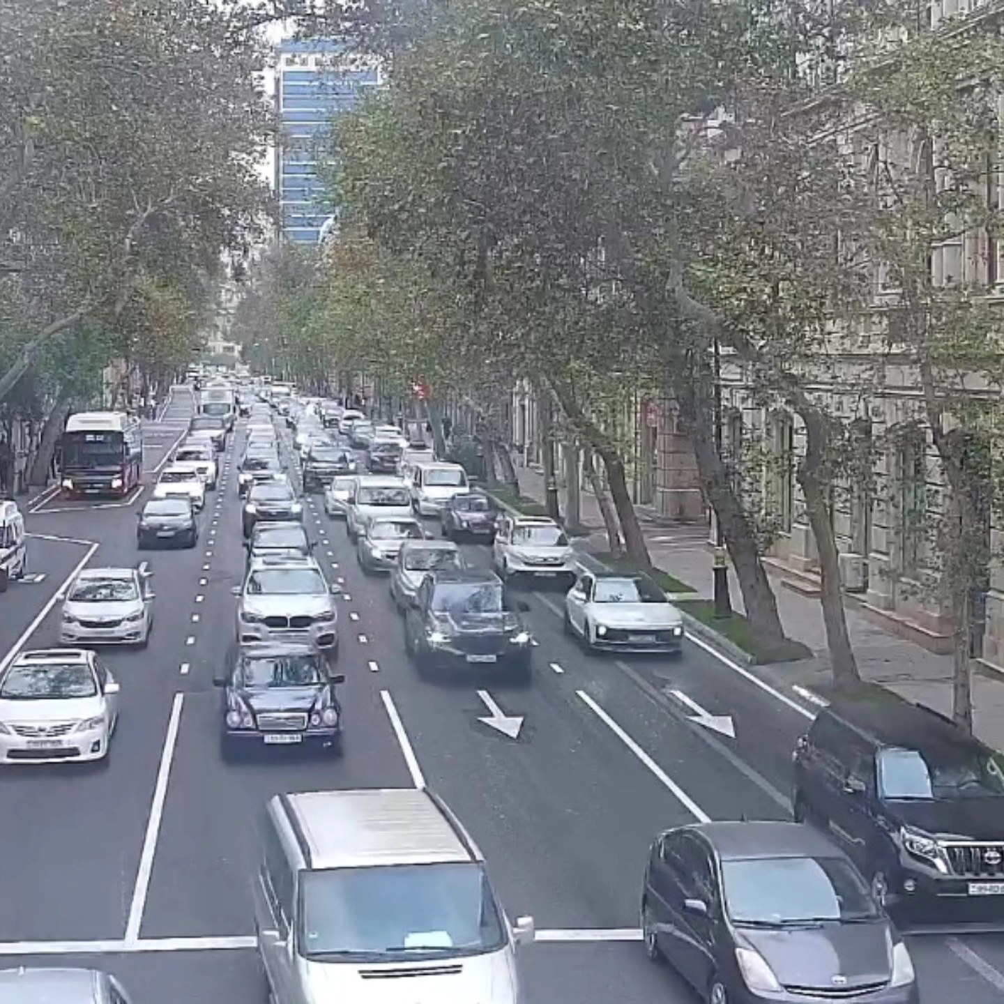 Sürücülərin NƏZƏRİNƏ: Bakıda bu yollarda sıxlıq var - SİYAHI (FOTO)