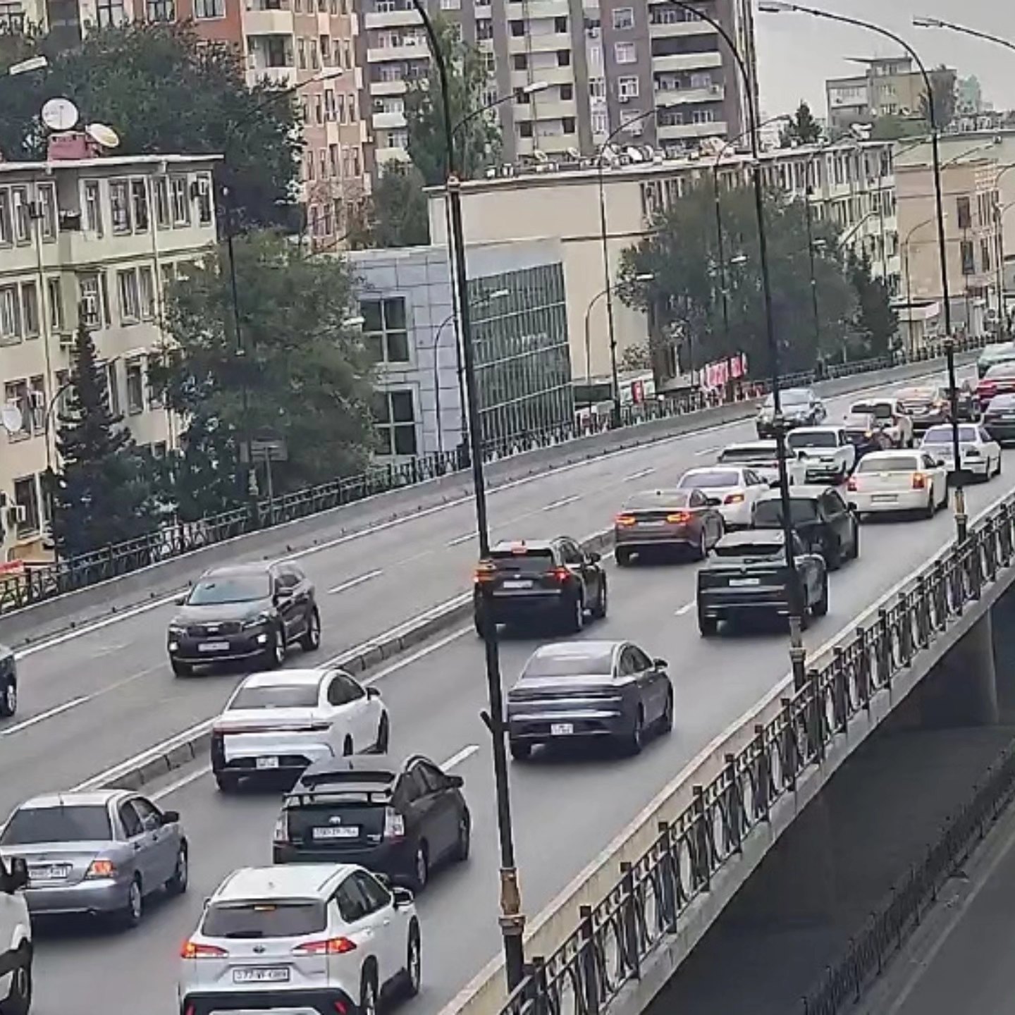 Sürücülərin NƏZƏRİNƏ: Bakıda bu yollarda sıxlıq var - SİYAHI (FOTO)