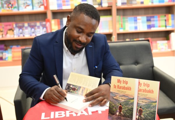 Nigeriyalı müəllifin “Mənim Qarabağa səfərim” kitabının təqdimatı olub (FOTO)