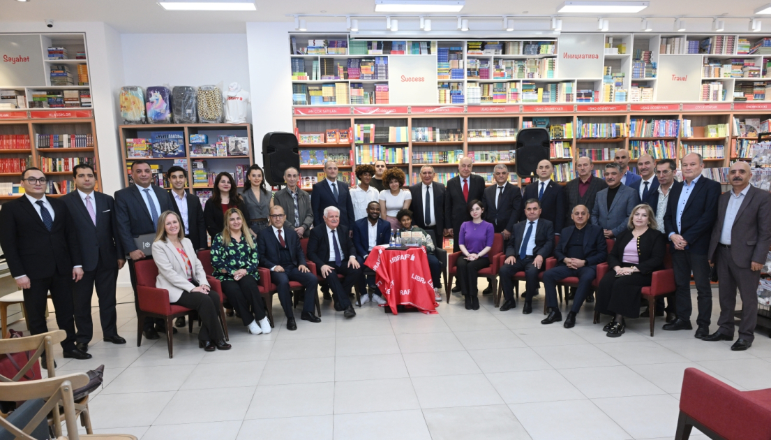 Nigeriyalı müəllifin “Mənim Qarabağa səfərim” kitabının təqdimatı olub (FOTO)