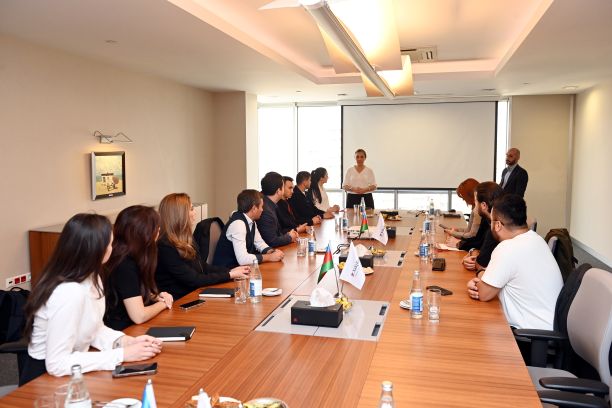 Xalq Bank Eurasian Bank və Uzpromstroybank nümayəndə heyətlərini qəbul edib (FOTO)