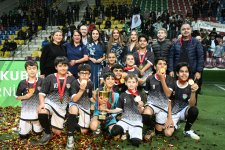 Heydər Əliyev Fondunun vitse-prezidenti Leyla Əliyevanın təşəbbüsü ilə uşaq evlərinin komandaları arasında növbəti minifutbol turniri təşkil olunub (FOTO)