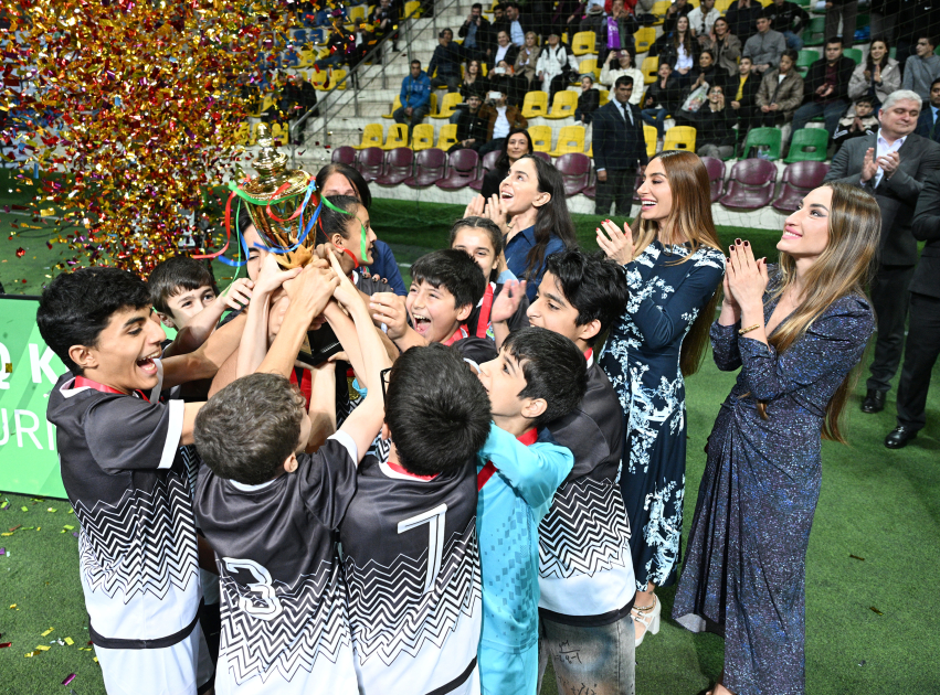 Heydər Əliyev Fondunun vitse-prezidenti Leyla Əliyevanın təşəbbüsü ilə uşaq evlərinin komandaları arasında növbəti minifutbol turniri təşkil olunub (FOTO)