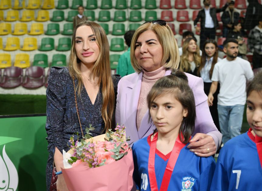 Heydər Əliyev Fondunun vitse-prezidenti Leyla Əliyevanın təşəbbüsü ilə uşaq evlərinin komandaları arasında növbəti minifutbol turniri təşkil olunub (FOTO)