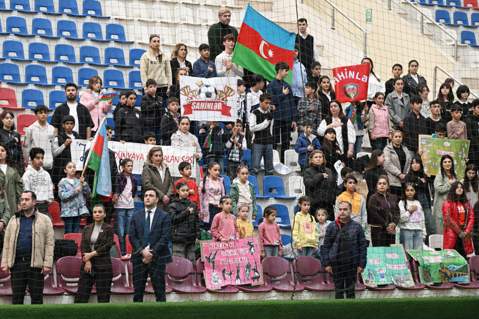 Heydər Əliyev Fondunun vitse-prezidenti Leyla Əliyevanın təşəbbüsü ilə uşaq evlərinin komandaları arasında növbəti minifutbol turniri təşkil olunub (FOTO)
