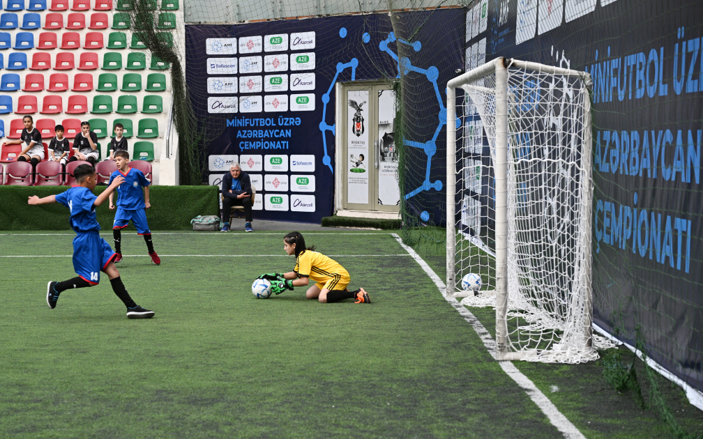 Heydər Əliyev Fondunun vitse-prezidenti Leyla Əliyevanın təşəbbüsü ilə uşaq evlərinin komandaları arasında növbəti minifutbol turniri təşkil olunub (FOTO)