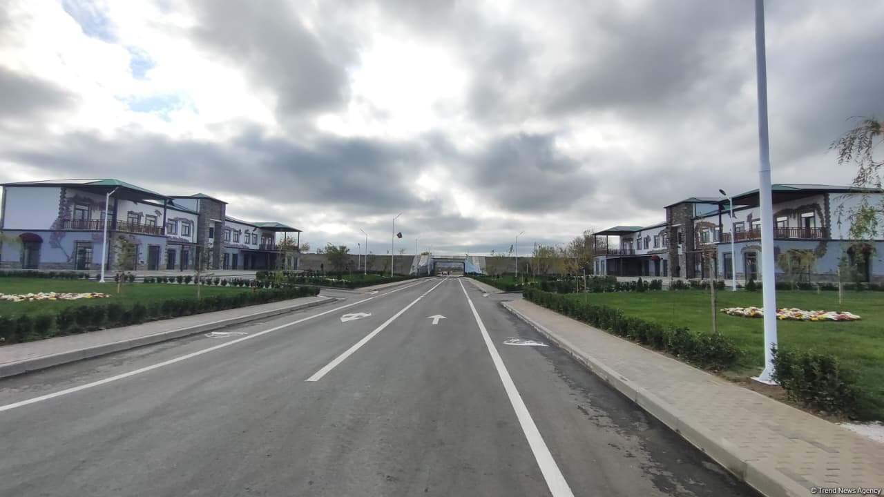 Məmmədbəyli kəndində 39 beşotaqlı ev inşa edilib (FOTO)