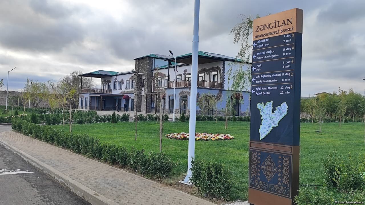 Məmmədbəyli kəndində 39 beşotaqlı ev inşa edilib (FOTO)