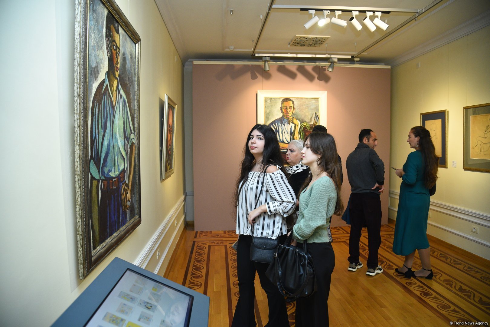 “Bakıya Uçuş. İncəsənət Həftəsonu. Gələcəyi İNDİ Duy” layihəsi çərçivəsində Tofiq Cavadovun “Yarımçıq qalmış ömür” sərgisi açılıb (FOTO)