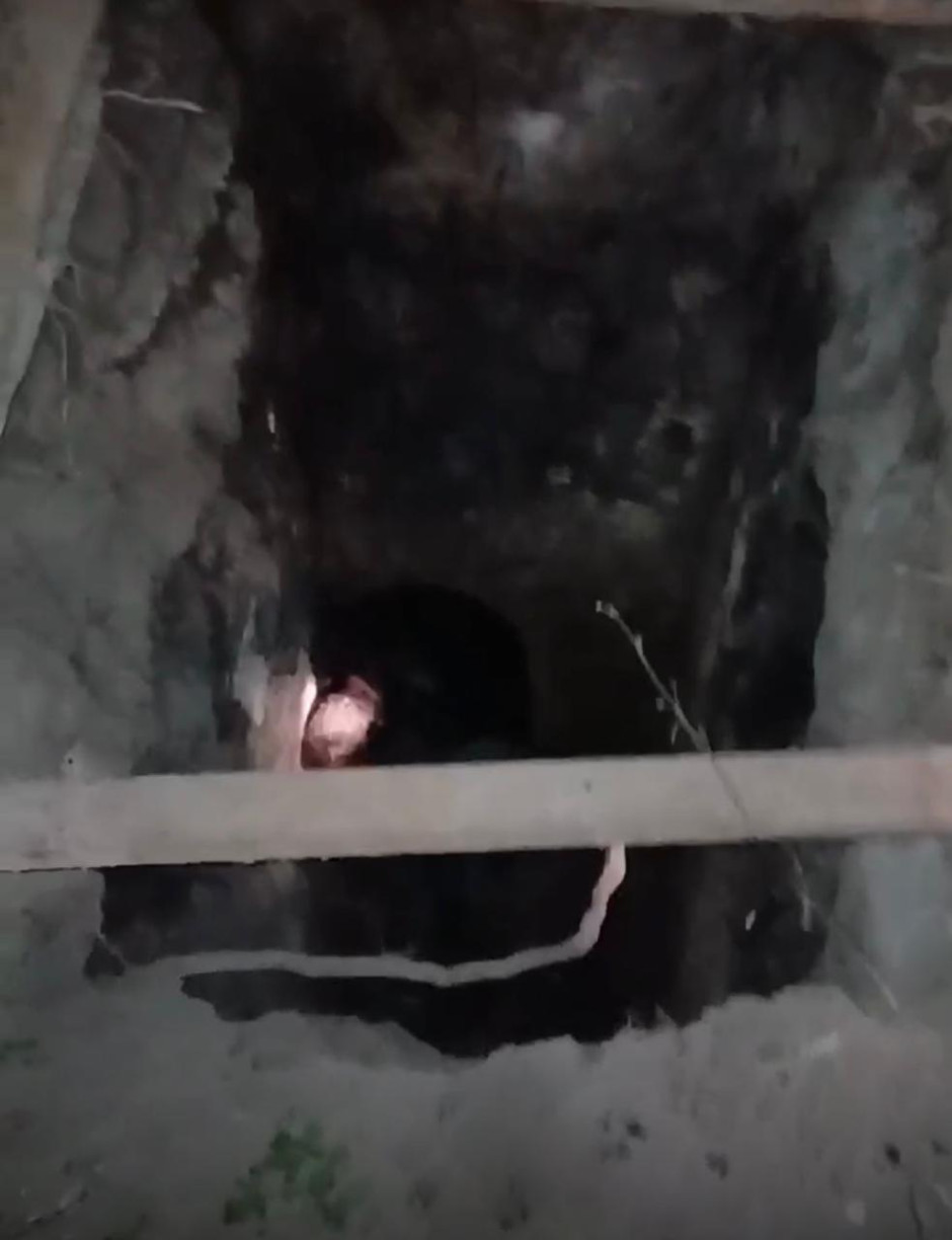 Gədəbəydə kişi quyuda köməksiz vəziyyətdə qalıb (FOTO)