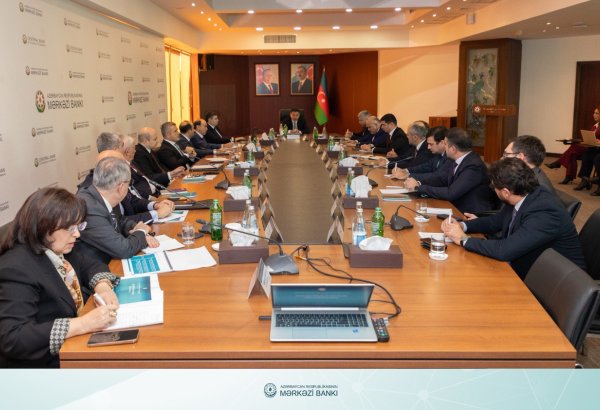 Azərbaycanın bank sektorunda yeni çağırışlar müzakirə olunub