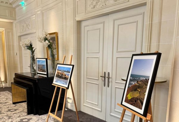 Paris Sülh Forumu çərçivəsində Azərbaycanın təbiətinə və iqlim çağırışlarına həsr olunmuş sərgi keçirilib (FOTO)