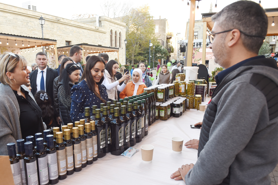 “ART Weekend” çərçivəsində “Püstə: canlı irs” performansı təqdim edilib (FOTO)