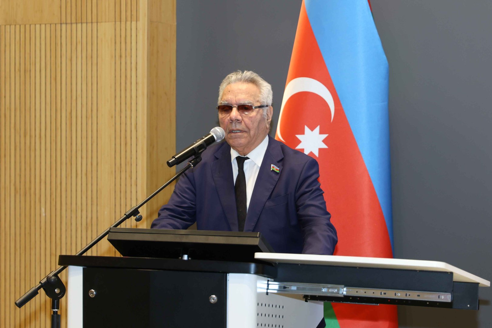 UNEC-də Azərbaycan Milli Elmlər Akademiyasının 80 illik yubileyi qeyd olunub (FOTO)