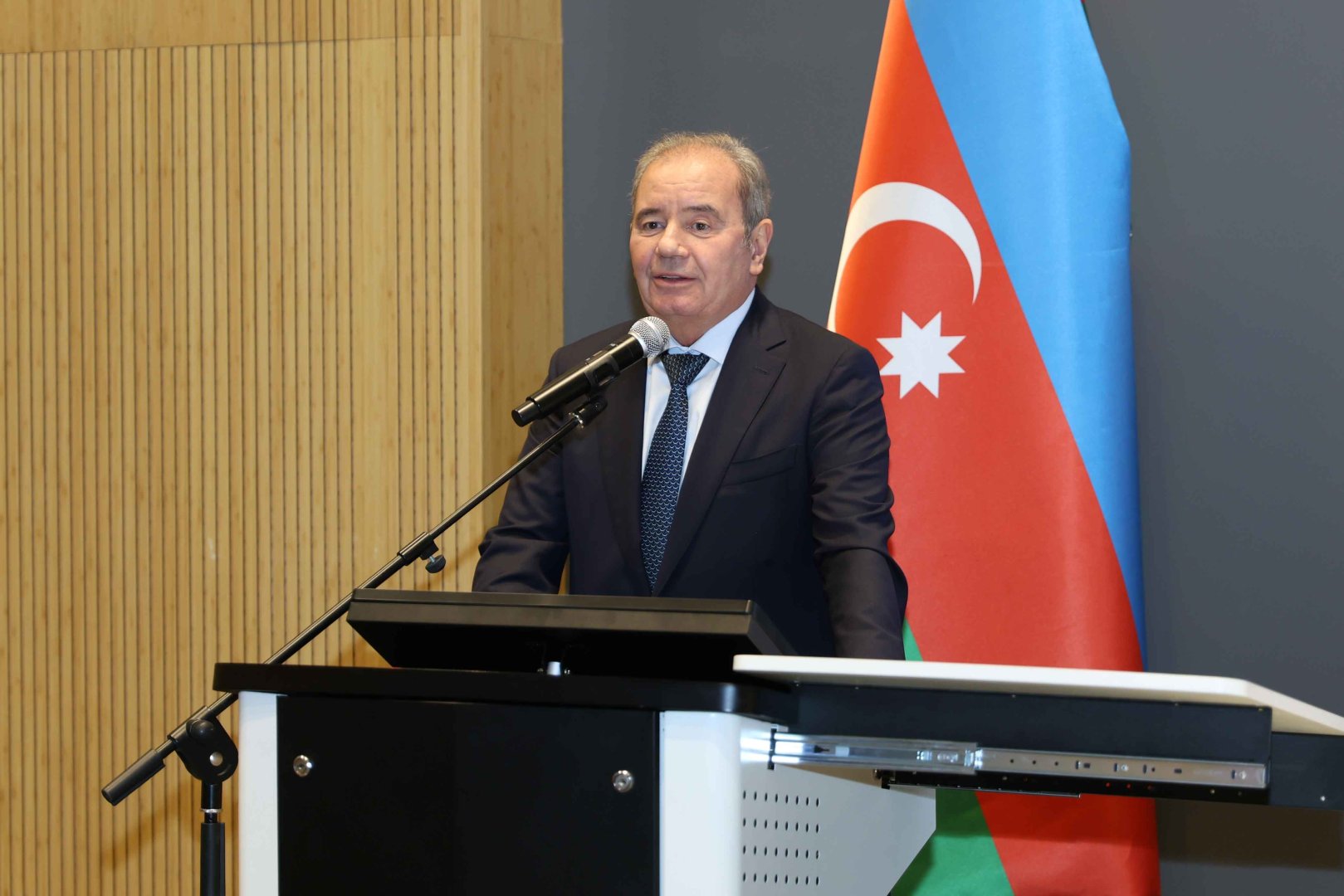 UNEC-də Azərbaycan Milli Elmlər Akademiyasının 80 illik yubileyi qeyd olunub (FOTO)