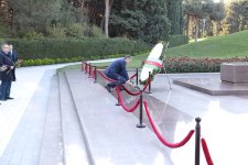 Ukraynanın səhiyyə naziri Fəxri Xiyabanı, Şəhidlər Xiyabanı və Zəfər Parkını ziyarət edib (FOTO)