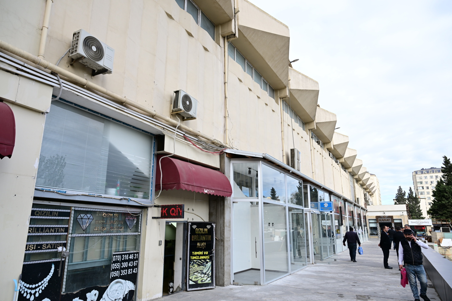 “Moskva” univermağının binasında qanunsuz təmir işləri aparılıb (FOTO)