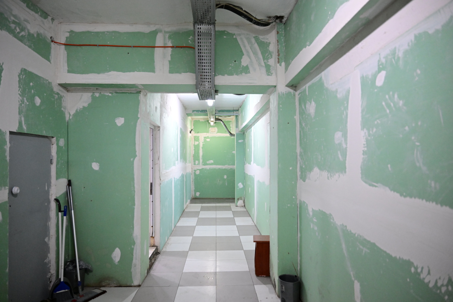 “Moskva” univermağının binasında qanunsuz təmir işləri aparılıb (FOTO)