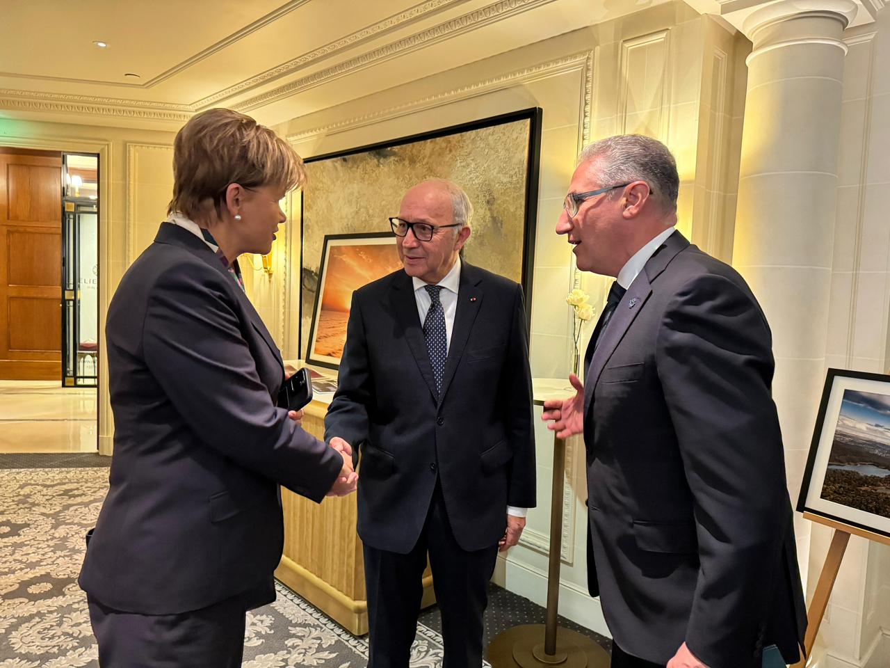 Paris Sülh Forumu çərçivəsində Azərbaycanın təbiətinə və iqlim çağırışlarına həsr olunmuş sərgi keçirilib (FOTO)