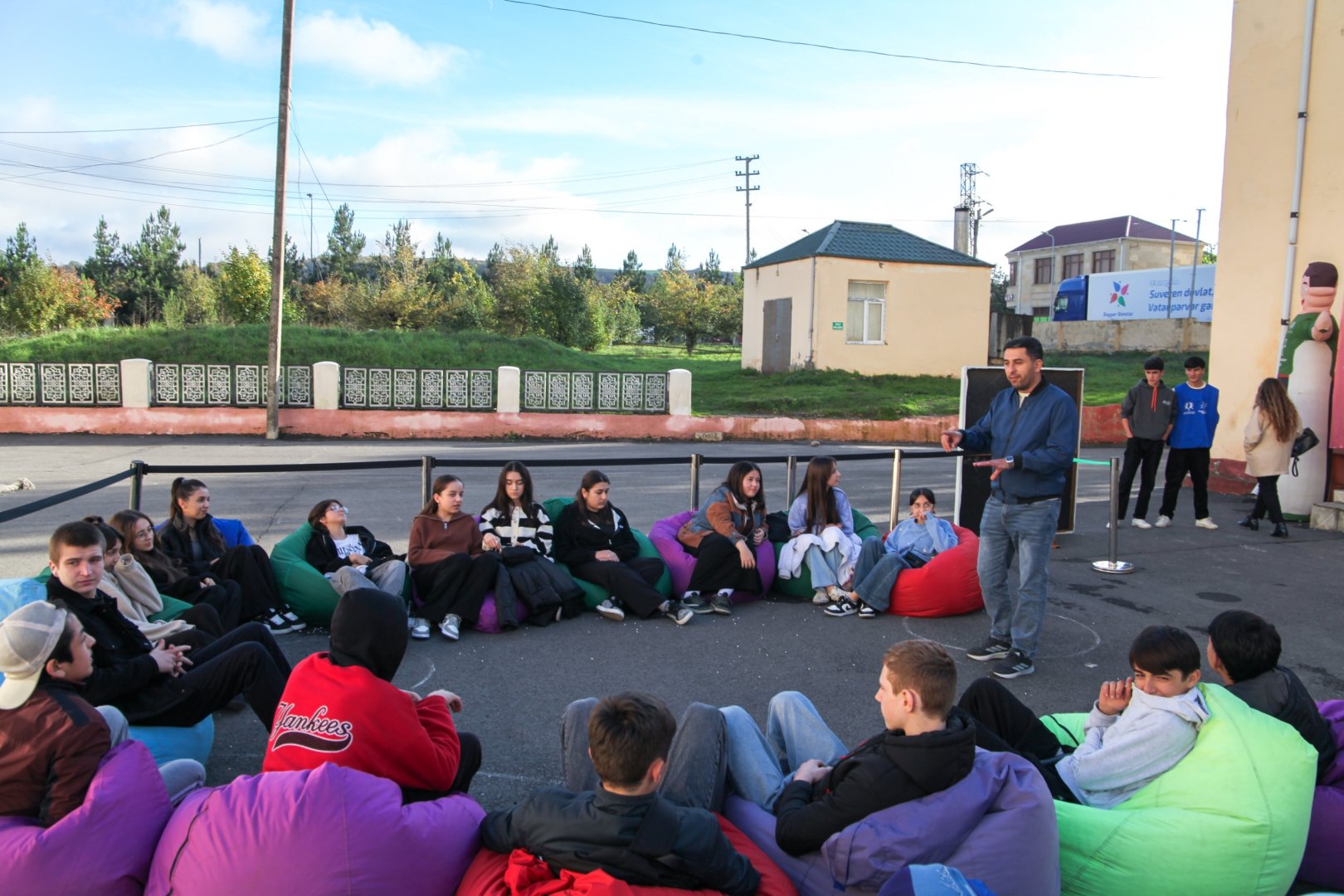 “Səyyar Gənclər Xidməti” layihəsi Qusar gənclərinə xidmət göstərib (FOTO)